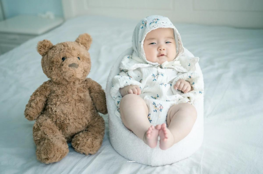 沂源宝宝吃不饱母乳的症状